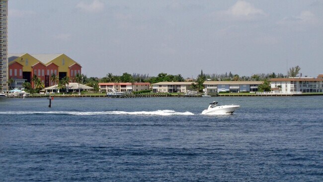 Foto del edificio - 1025 Sugar Sands Blvd