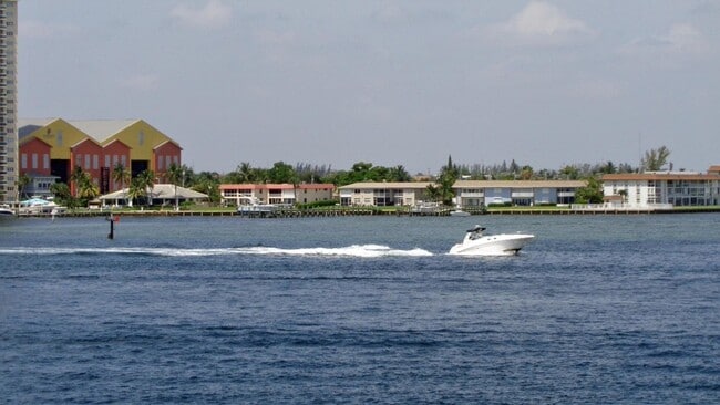Building Photo - 1025 Sugar Sands Blvd