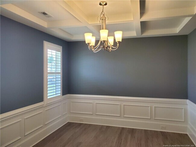 Building Photo - 5717 Pondhaven Dr