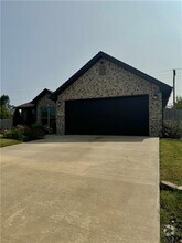 Building Photo - 511 Arkansas Black