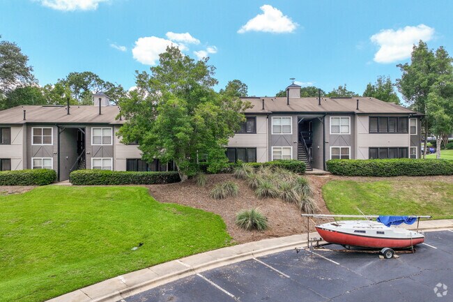 1900 Centre Pointe Blvd - Foto alternativa - MAA Oak Grove