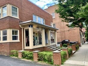 Building Photo - 436 Main St