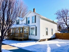 Building Photo - 327 5th Ave