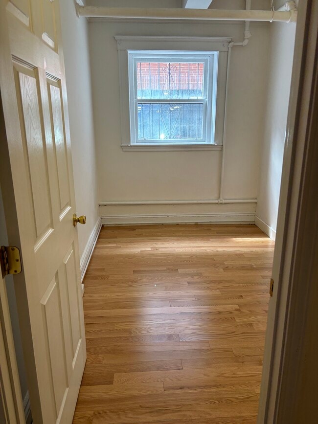 Building Photo - 6 Marlborough St