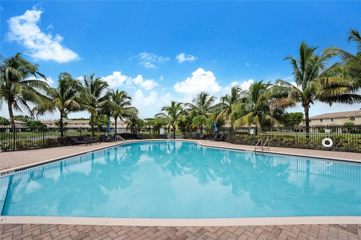 Foto principal - 5901 Manchester Way