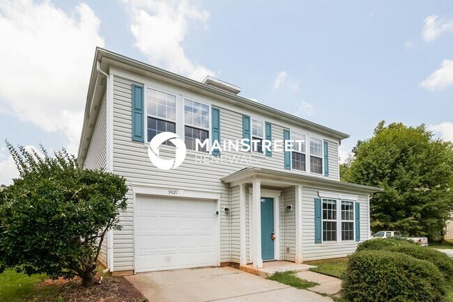 Building Photo - 3 Bedroom Pet-Friendly Home in Charlotte, NC with Main Street Renewal