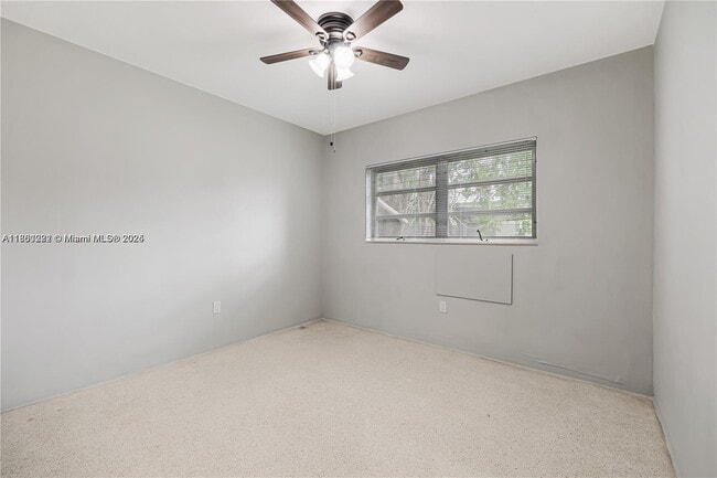Building Photo - 262 SW 31st Ct