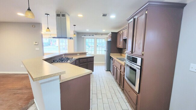 Foto del edificio - Get $500 off your March 2024 rent if you l...