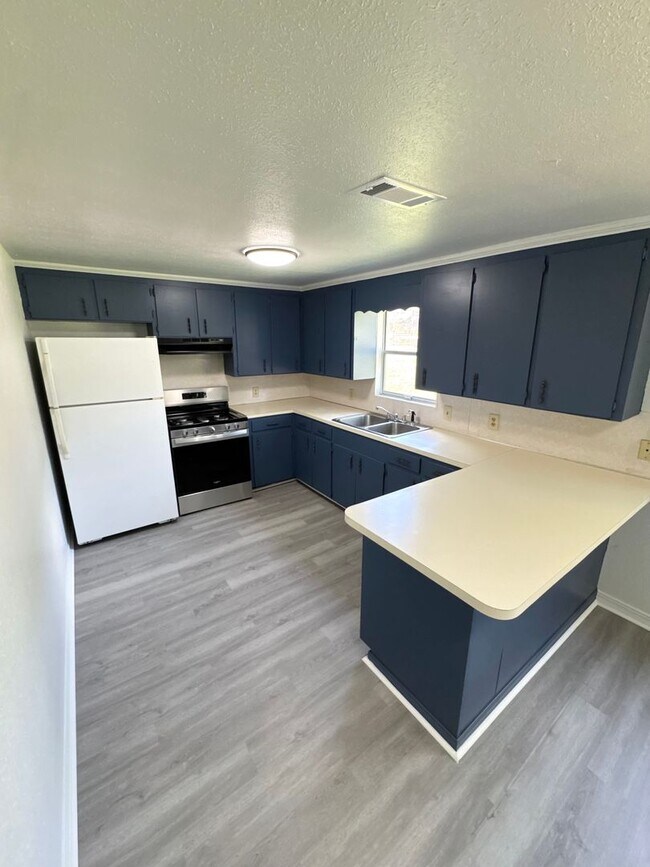 Building Photo - Near Cargill Park!