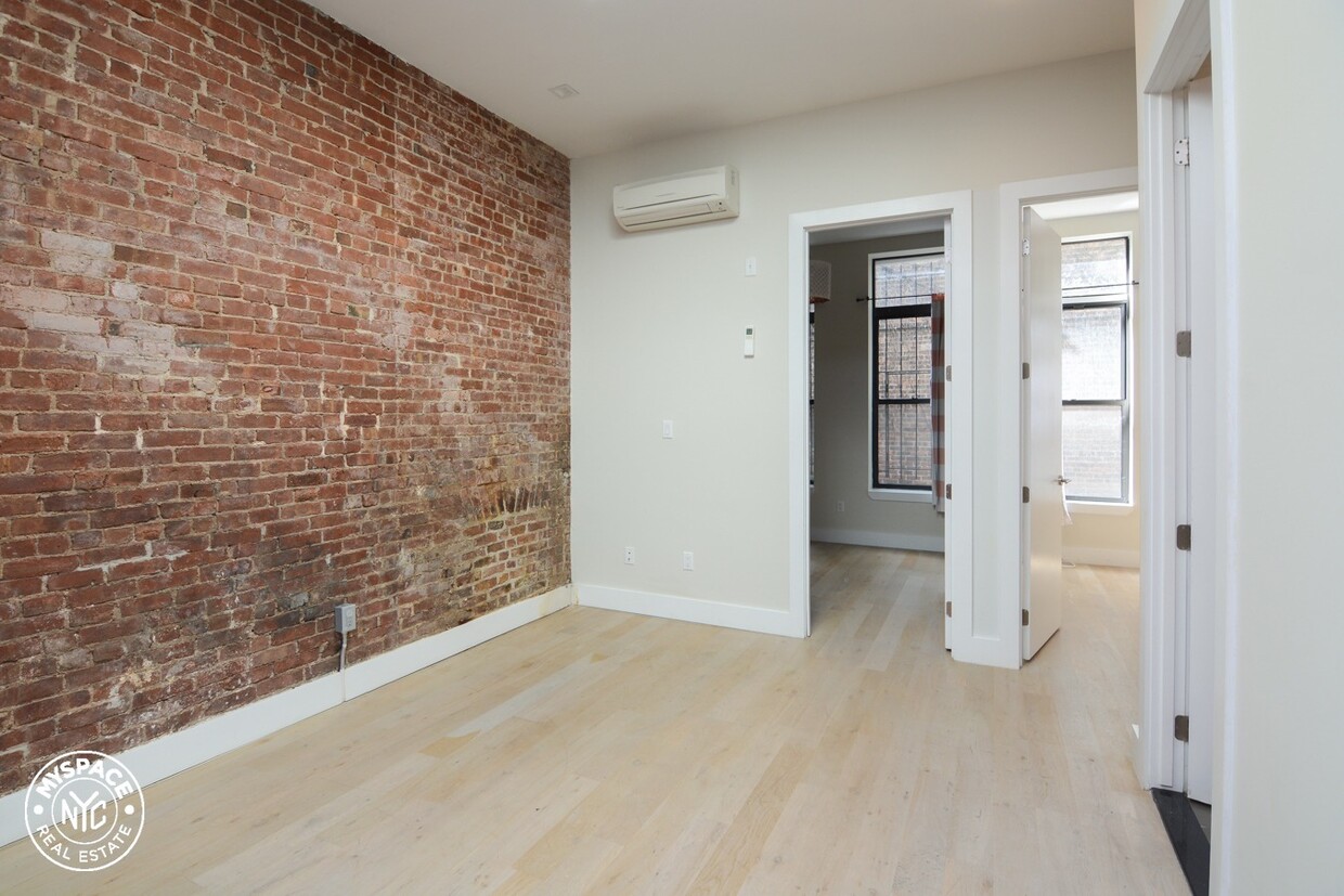 Primary Photo - 1090 Bedford Ave