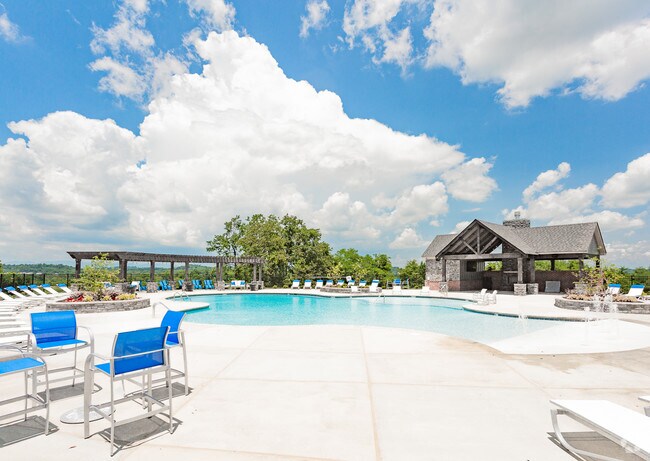Piscina y casa club - Waterstone Apartments