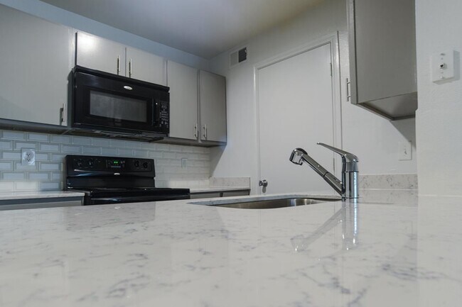 Building Photo - The Best 1 BR In Hobby Horse