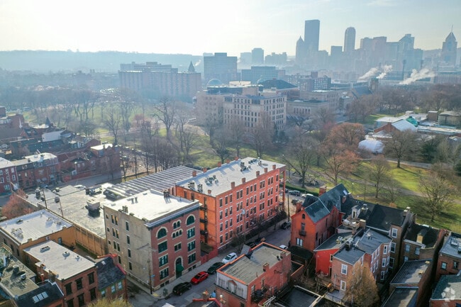Aerial Photo - 316-318 W North Ave