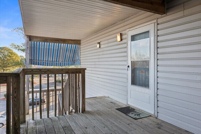 Foto del edificio - 3BR Condo Near Langley AFB