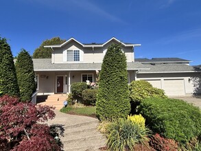 Building Photo - 1150 SE Polk Cir