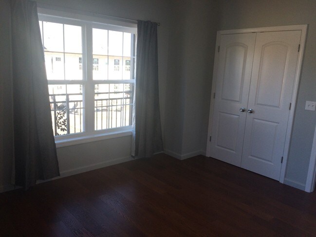 Foto del edificio - 1407 Poplar St
