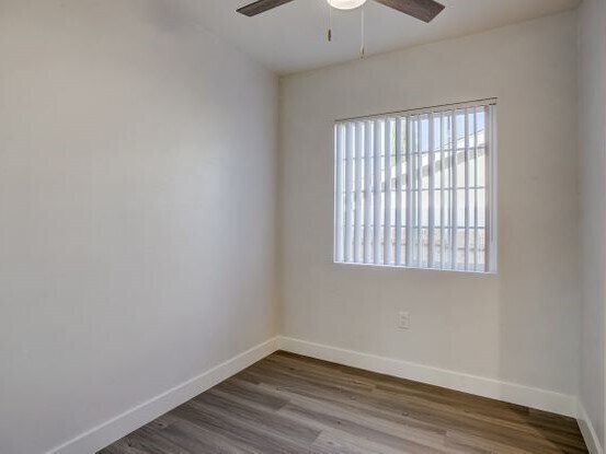 Building Photo - 851 W 11th Ave