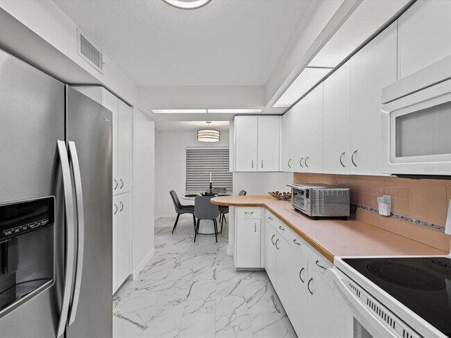 Foto del edificio - 6650 Sunset Way