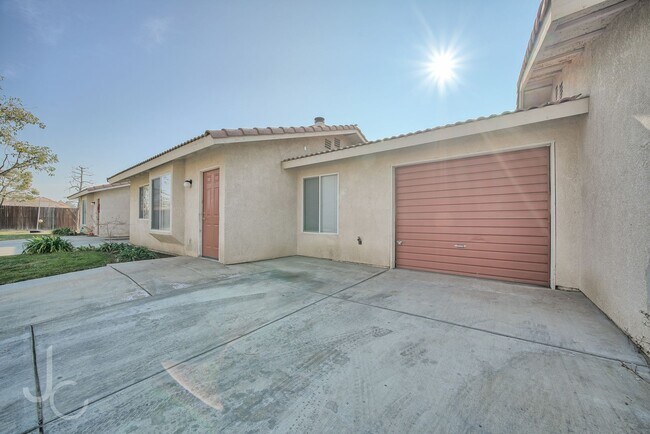 Foto del edificio - 1308 Reddick Ln