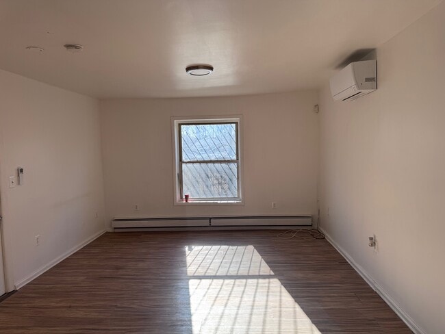 Building Photo - 2924 Southern Ave SE