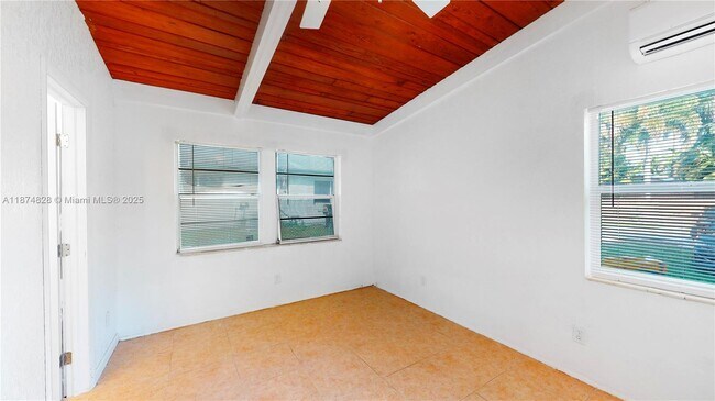 Foto del edificio - 227 SE 1st St