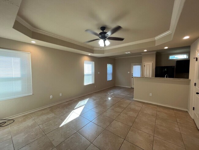 Foto del edificio - 7034 Lakeview Dr.