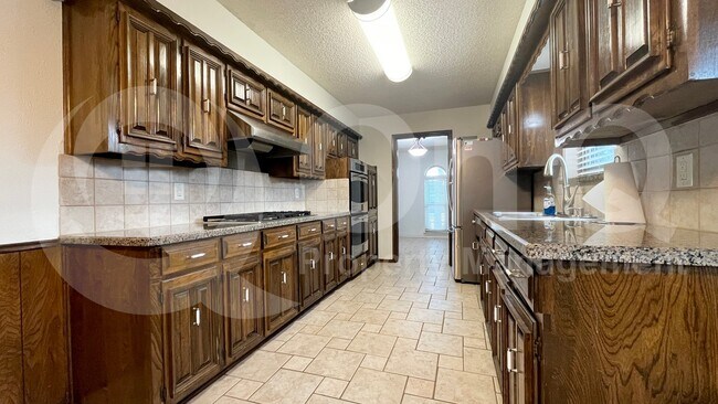 Photo - 1305 Guildford St House