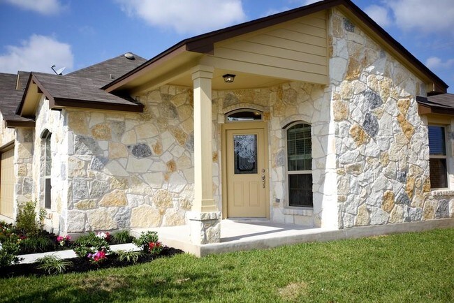 Building Photo - 2101 Ariella Dr