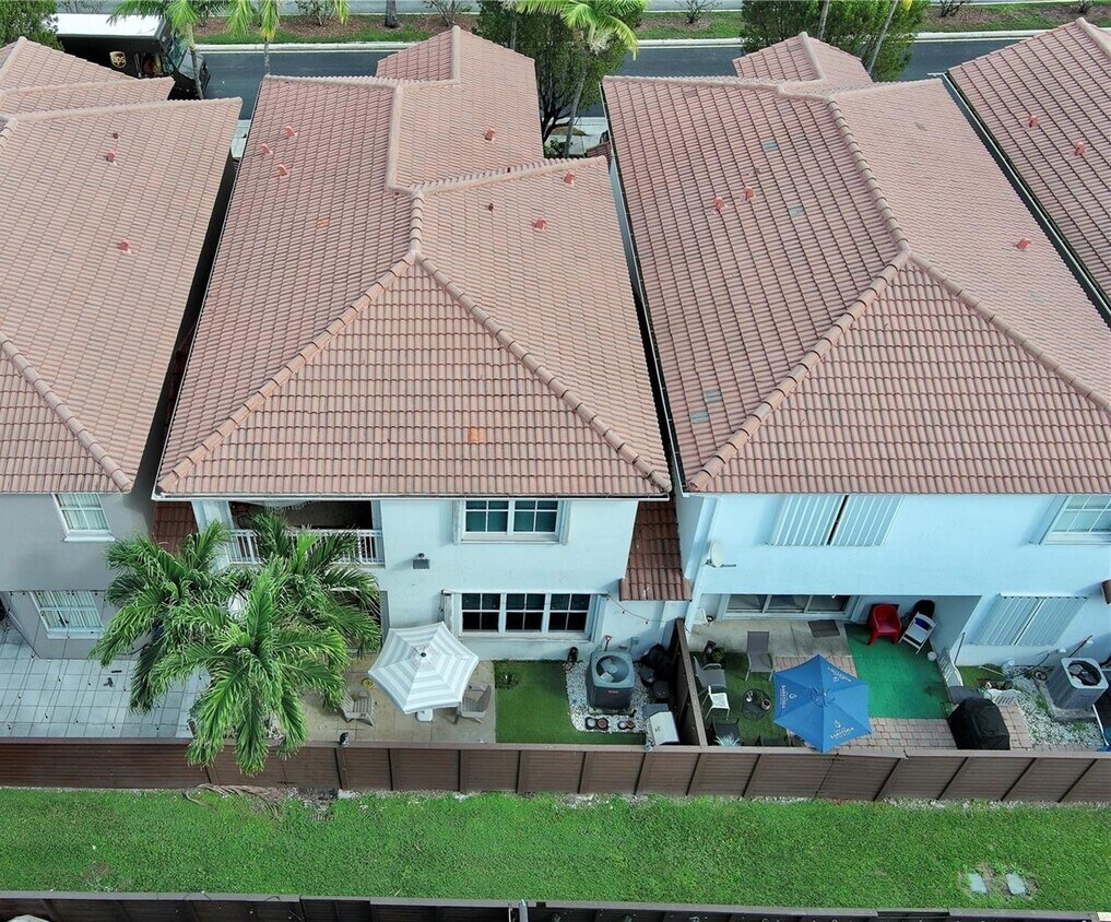 Foto del edificio - 8562 NW 108th Ave