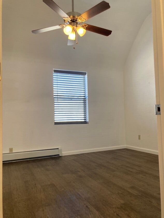 Building Photo - 210 NW 5th St