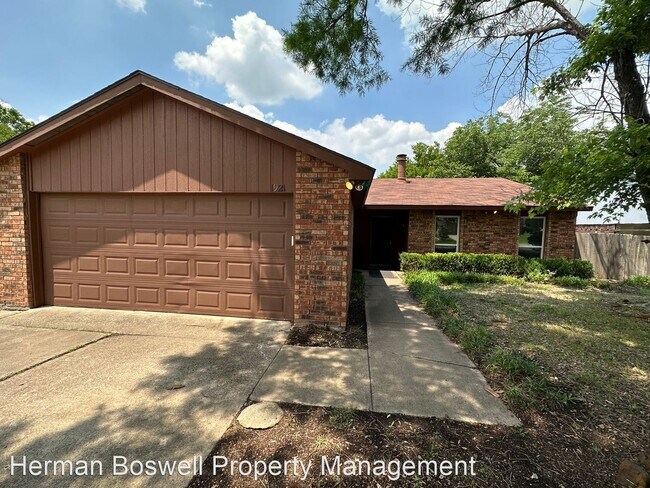 Foto del edificio - 3 br, 2 bath House - 1921 Baywood Ln