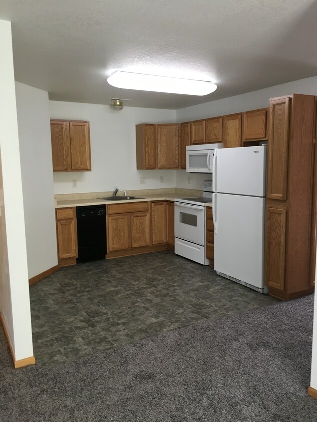 Primary Photo - 211 W Mill St