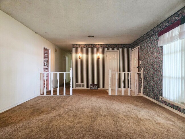 Foto del edificio - 3/2/2 with Classic Charm in Southeast Sherman
