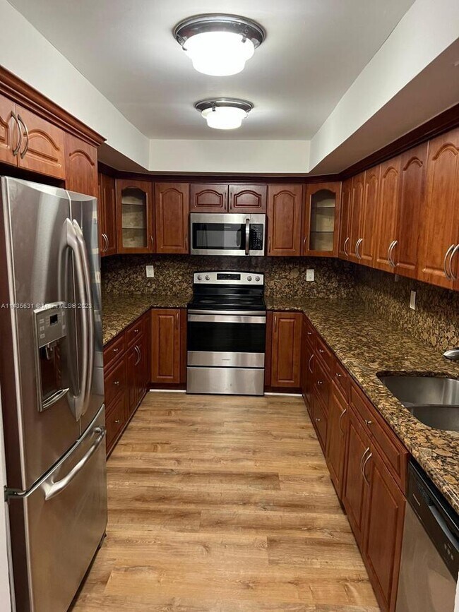 Building Photo - 6960 Miami Gardens Dr