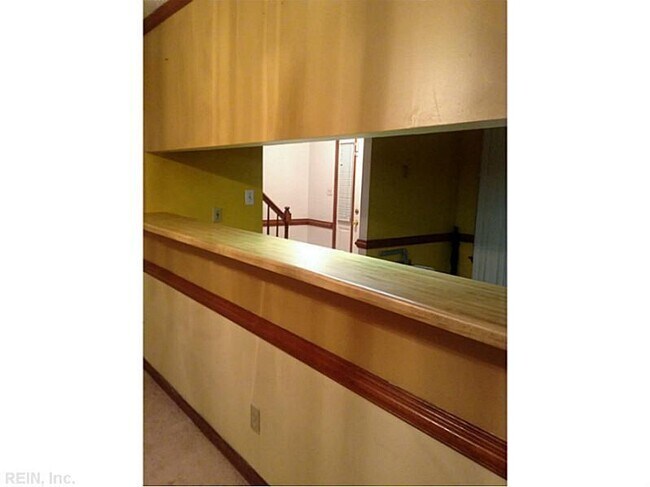Building Photo - 1240 Basswood Ct
