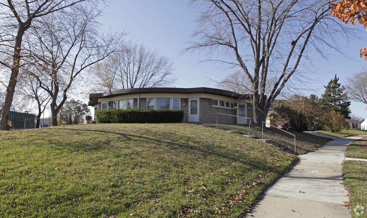 Foto principal - 9112 W Bluemound Rd