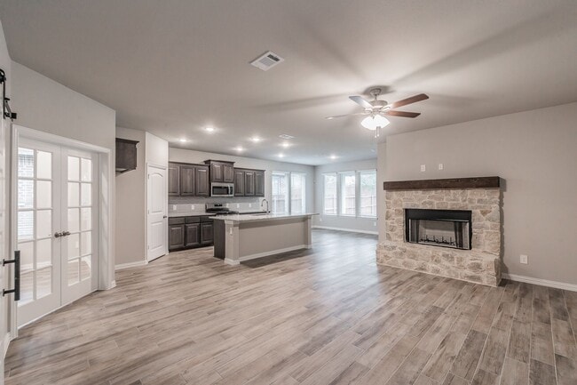 Foto del edificio - Brand New Home in Weatherford – A Must-See!