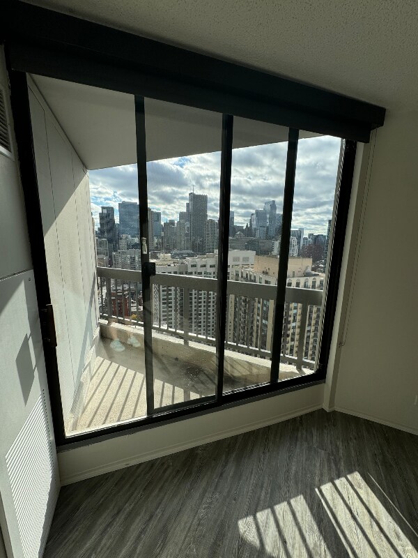 Foto principal - 45 W Chicago Ave