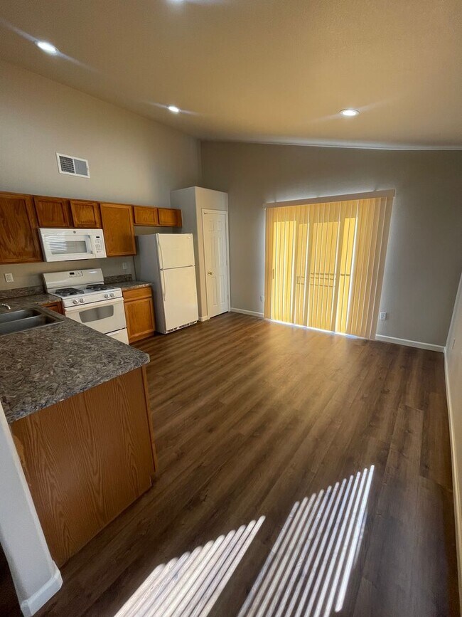 Foto del edificio - Gorgeous 3 Bedroom / 2 Bathroom Home in Las Colinas