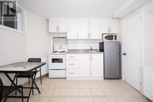 Photo du bâtiment - 222 Wineva Ave