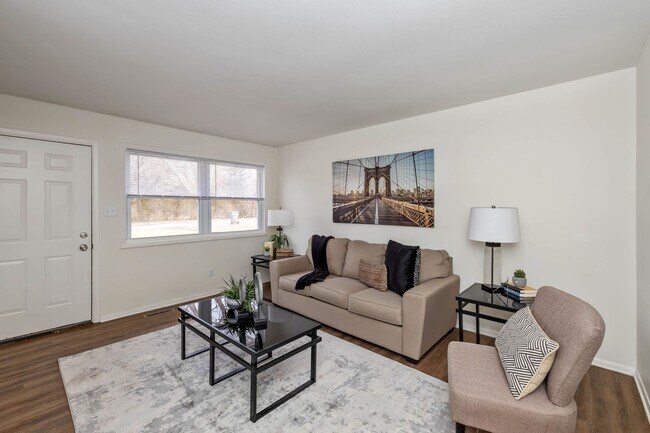 Foto del edificio - 2025-2027 Fairfax Road