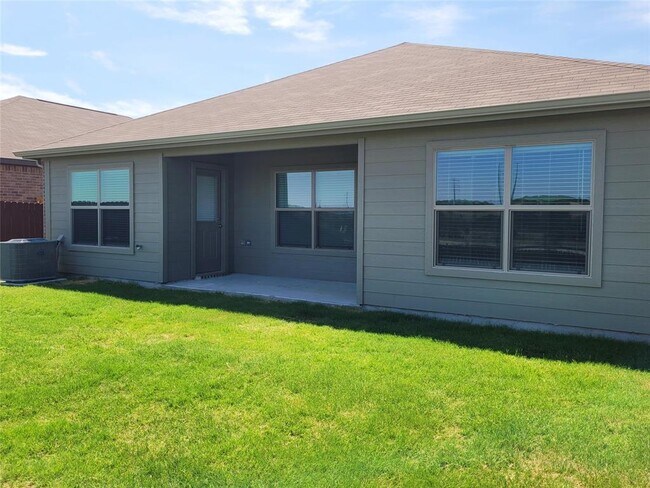 Building Photo - 153 Switchback Hl Rd