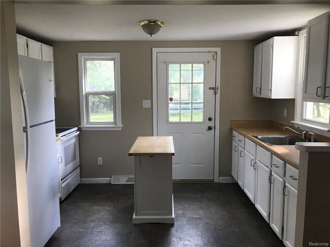 Foto del edificio - 26851 Emmett St