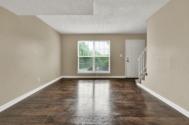 Building Photo - 1312 Ely Rd