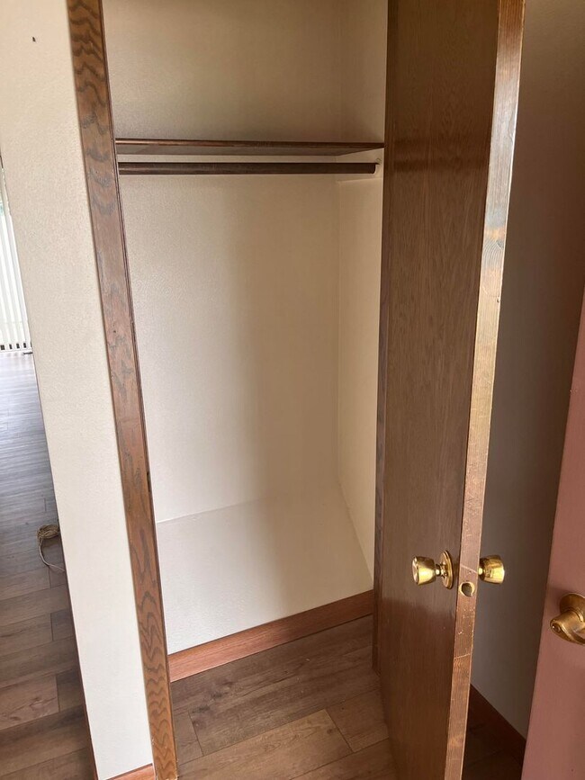 Building Photo - 443