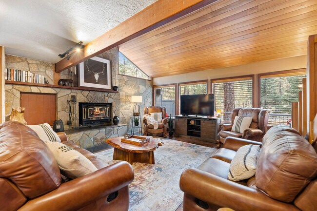 Foto del edificio - 18087 E Butte Ln