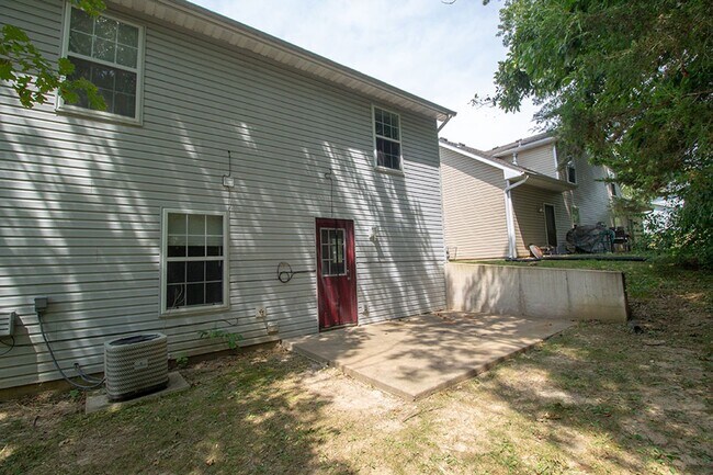 Foto del edificio - 5567-5569 Pinehurst Ln.