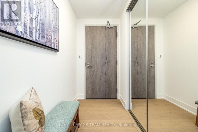 Building Photo - 485 Richmond Rd