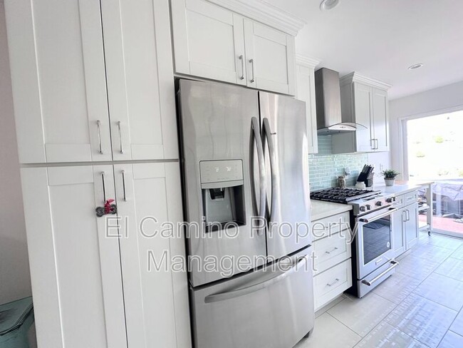 Foto del edificio - 4133 Raynol St