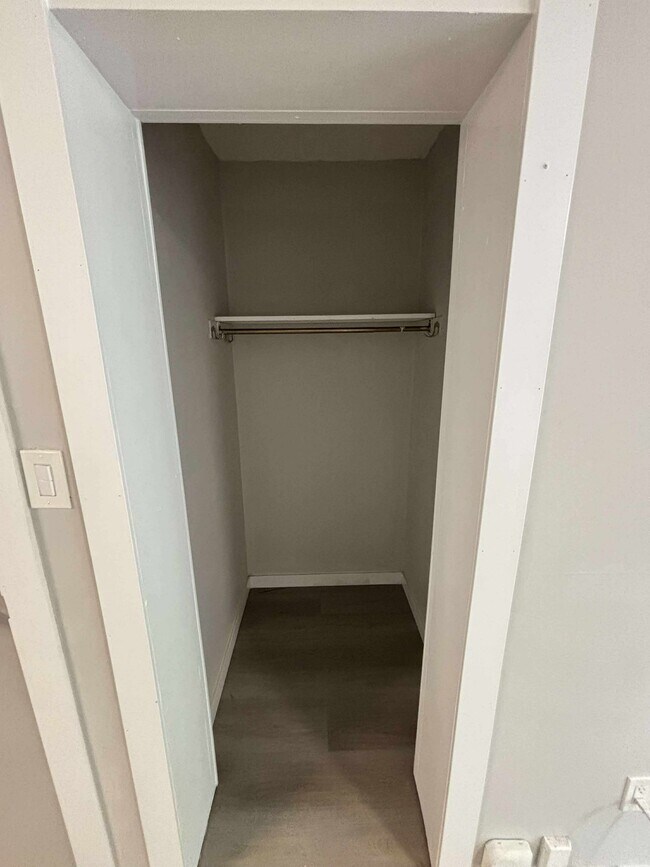 Photo du bâtiment - 30 Parkwood Dr